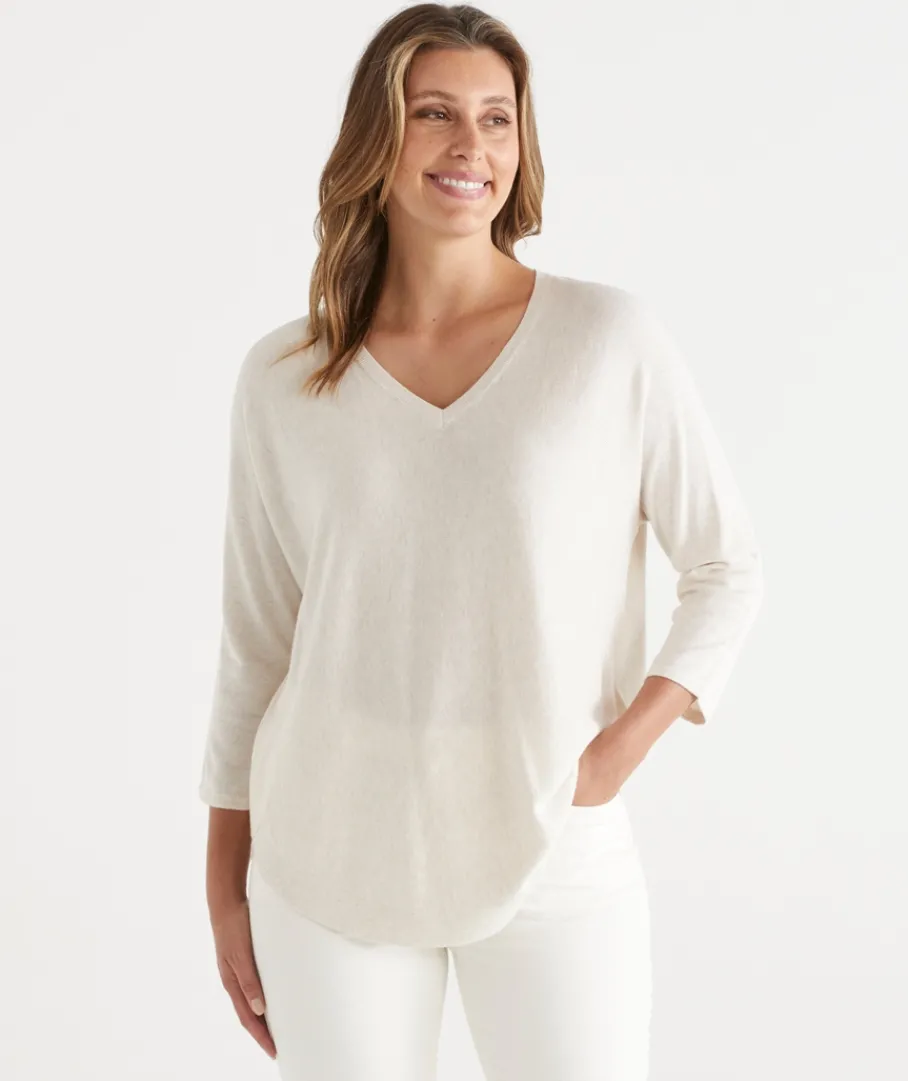 Sussan Knitwear|Tops>Curved Hem V Neck Jumper