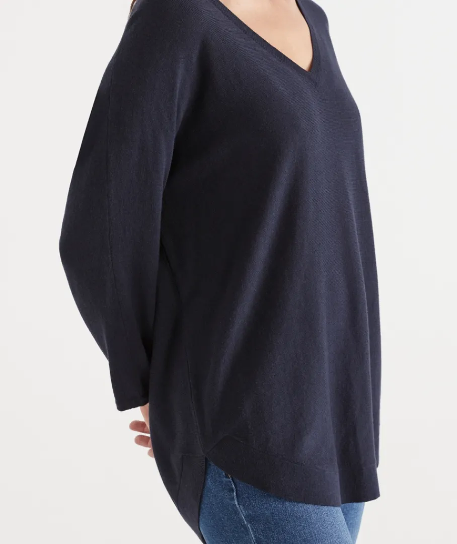 Sussan Knitwear|Tops>Curved Hem V Neck Jumper
