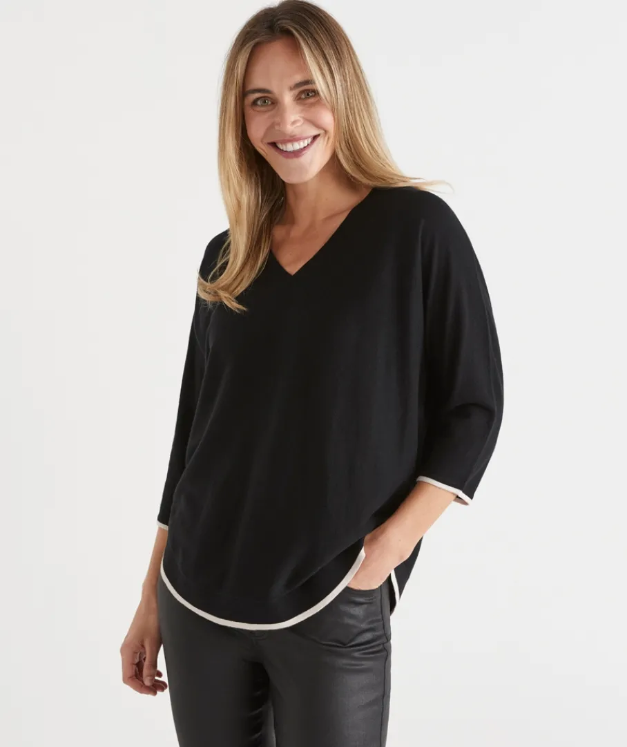 Sussan Knitwear|Tops>Curved Hem V Neck Jumper