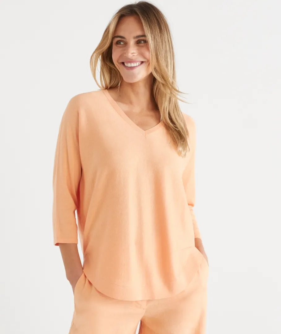 Sussan Knitwear|Tops>Curved Hem V Neck Jumper