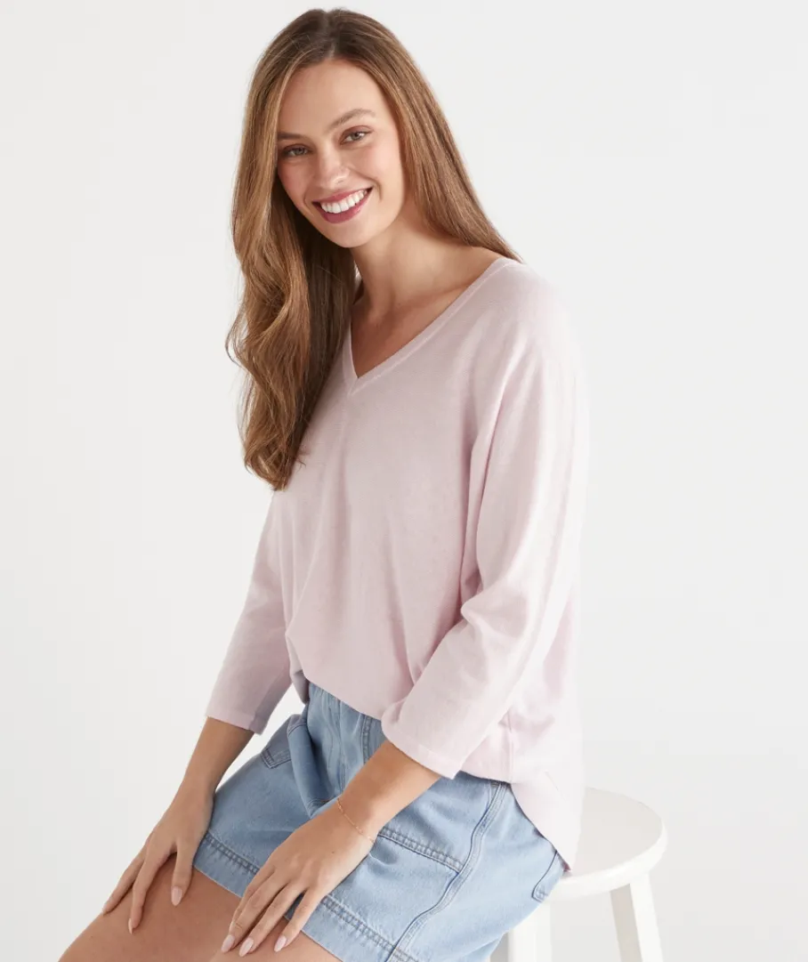 Sussan Knitwear|Tops>Curved Hem V Neck Jumper