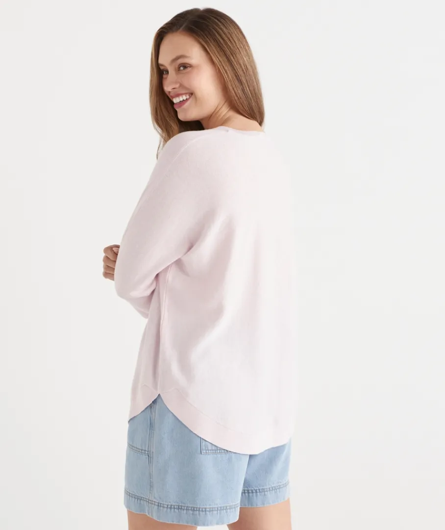 Sussan Knitwear|Tops>Curved Hem V Neck Jumper