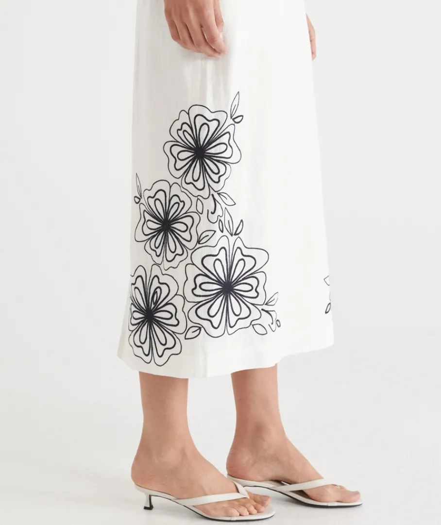 Sussan Matching Sets|Skirts>Floral Embroidered Column Skirt - White