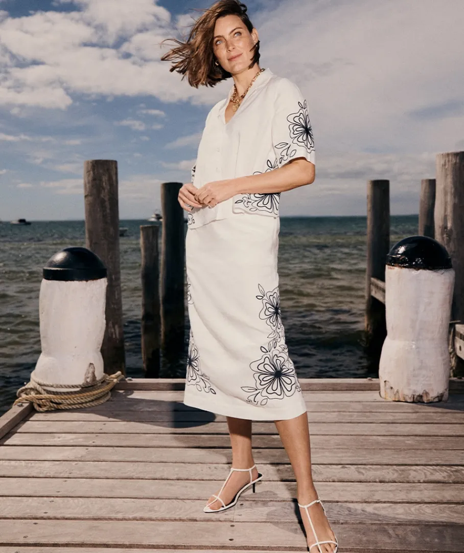 Sussan Matching Sets|Skirts>Floral Embroidered Column Skirt - White