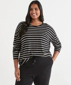 Sussan Tops|T-Shirts><noscript><img width=