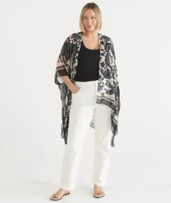 Sussan Wraps & Ponchos><noscript><img width=