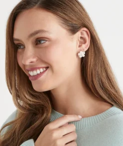 Sussan Jewellery>Pearl Flower Stud Earring