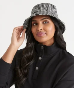 Sussan Hats>Reversible Check Print Bucket Hat