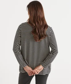 Sussan Tops|T-Shirts><noscript><img width=